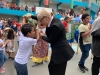 Johanna Ferrán celebrando junto a estudiantes del 19no Festival Campechano