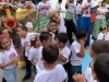 Johanna Ferrán celebrando junto a estudiantes del 19no Festival Campechano