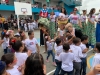 Johanna Ferrán celebrando junto a estudiantes del 19no Festival Campechano