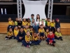 Autora Isset Pastrana junto a estudiantes
