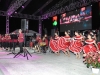 En tarima Los Cantores de Bayamón cantandole a un gran público