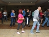 Participantes de Bayamón Ciudad Salsera aprendiendo a bailar