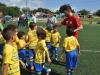 David Villa hablando con los niños jugadores