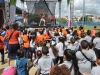 niños y participantes disfrutando de la actividad
