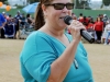 Norma Cruz dirigiendose a los presentes