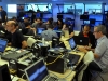 Participantes del evento IOT Village- Hacker Lab Series trabajando en sus programaciones