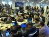Participantes del evento IOT Village- Hacker Lab Series trabajando en sus programaciones