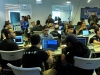 Participantes del evento IOT Village- Hacker Lab Series trabajando en sus programaciones