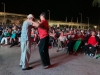 Visitantes de la actividad bailando
