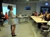 Personas escuchando charla sobre Mujer y Tecnología en Engine-4