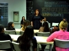 Personas escuchando charla sobre Mujer y Tecnología en Engine-4