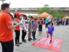 Espectadores participados de los juegos en las afueras del Estadio