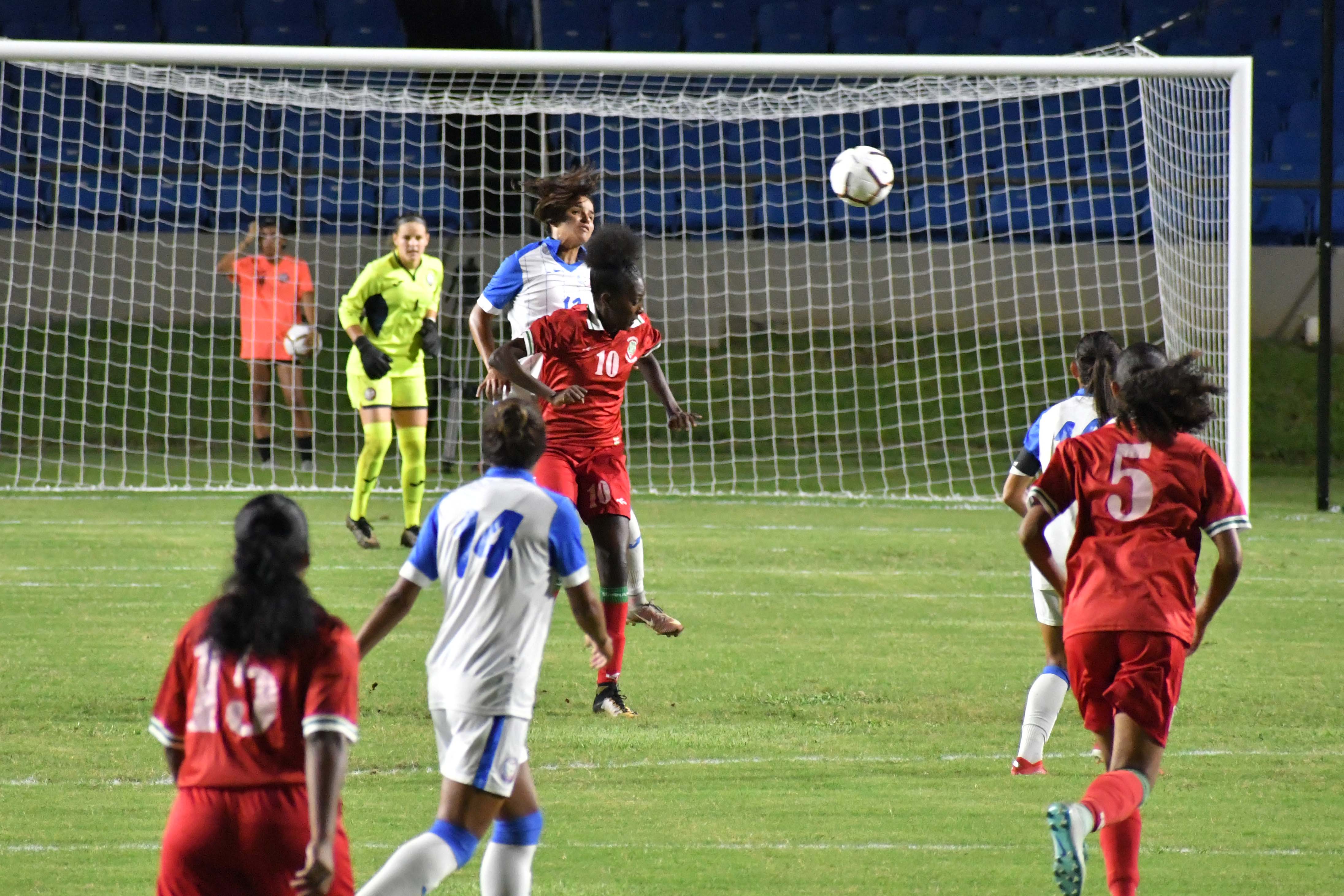 Soccer-Fem-PR-vs-Surinam-14