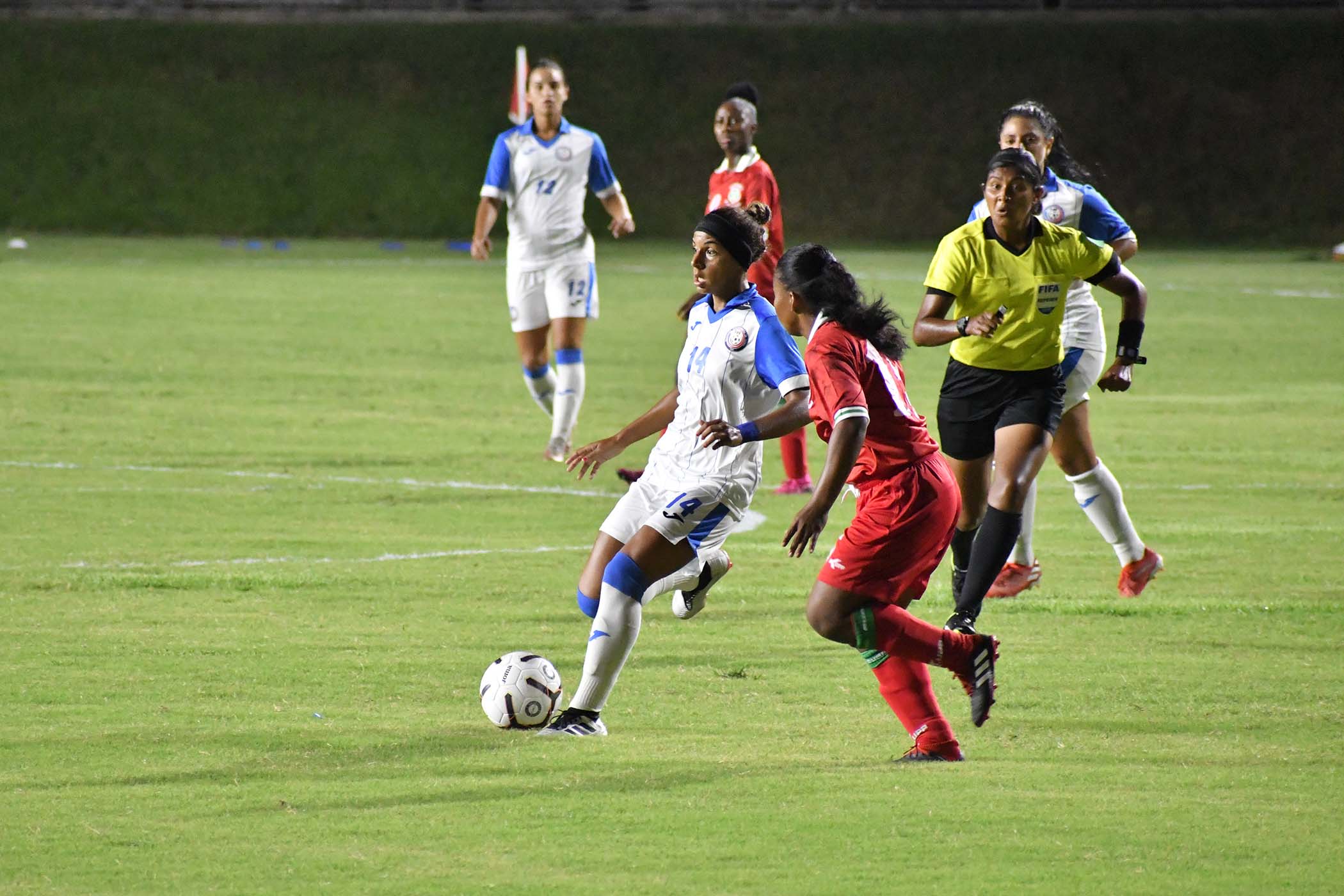 Soccer-Fem-PR-vs-Surinam-17
