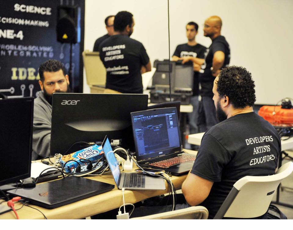 Universitarios Puertorriqueños Compiten para Crear Programas de Computadora para Integrarlos a la Enseñanza