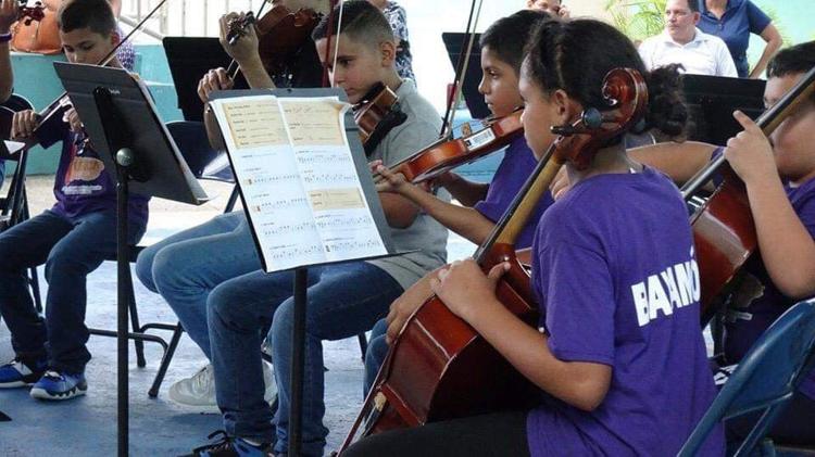 Buscan Impactar la Vida de Niños y Jóvenes a Través de la Música