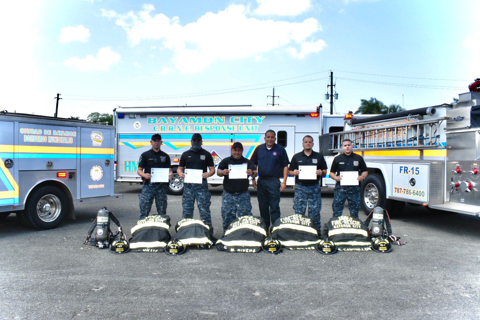 Certifican 5 Bomberos de la Academia de Bomberos en Puerto Rico Fire Rescue and Safety Institute
