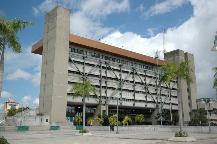 Bayamón informó que ya la Mayor Parte del Ayuntamiento Cuenta con el Servicio de Energía Eléctrica