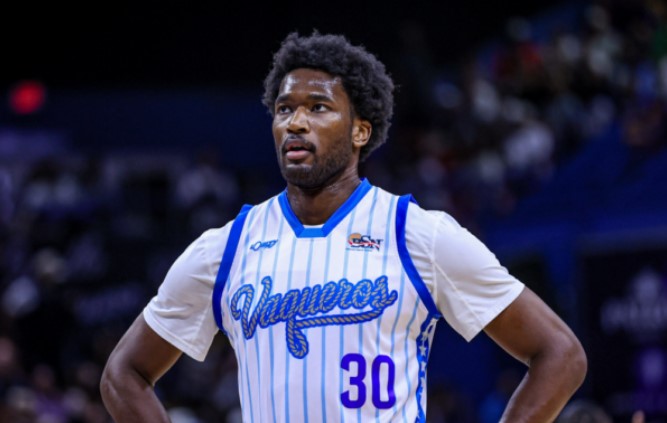 Damian Jones